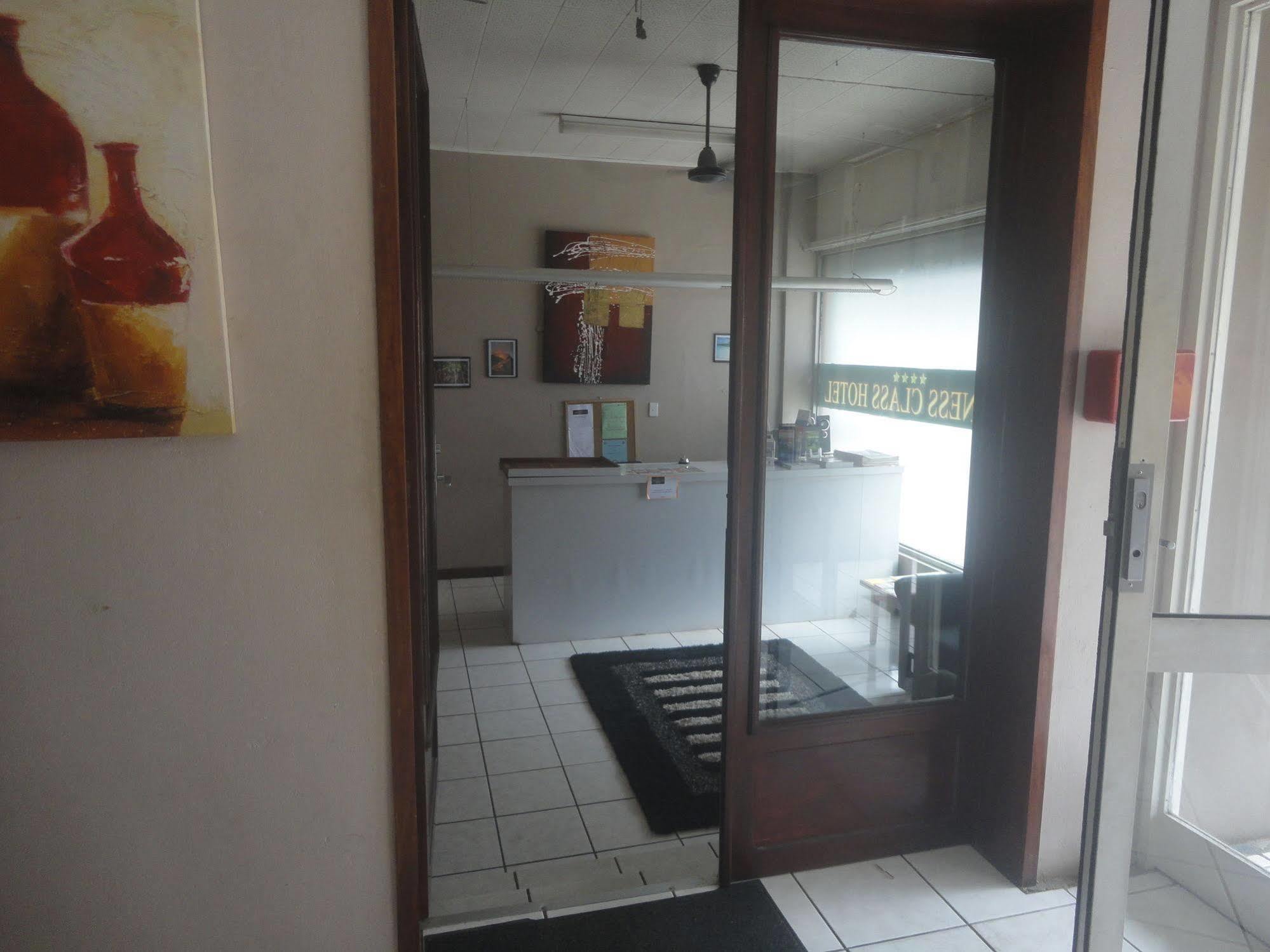 Hotel Olympic Port Vila Esterno foto